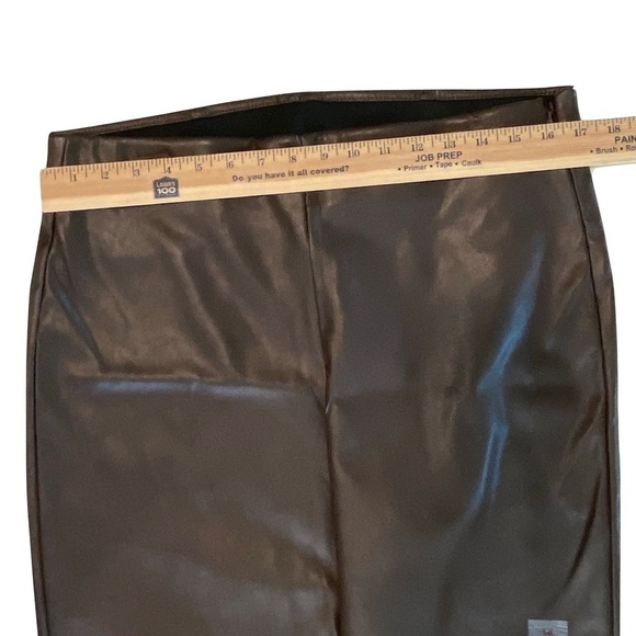 NWT OLD NAVY Extra High-Waisted Faux-Leather Eco-friendly Pants Brown Size 14 - Picture 8 of 9